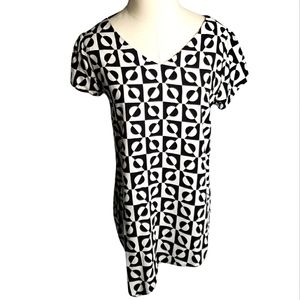 Kari Blue aysemmetrical rayon woven & jersey bold graphic geometric print top ♡